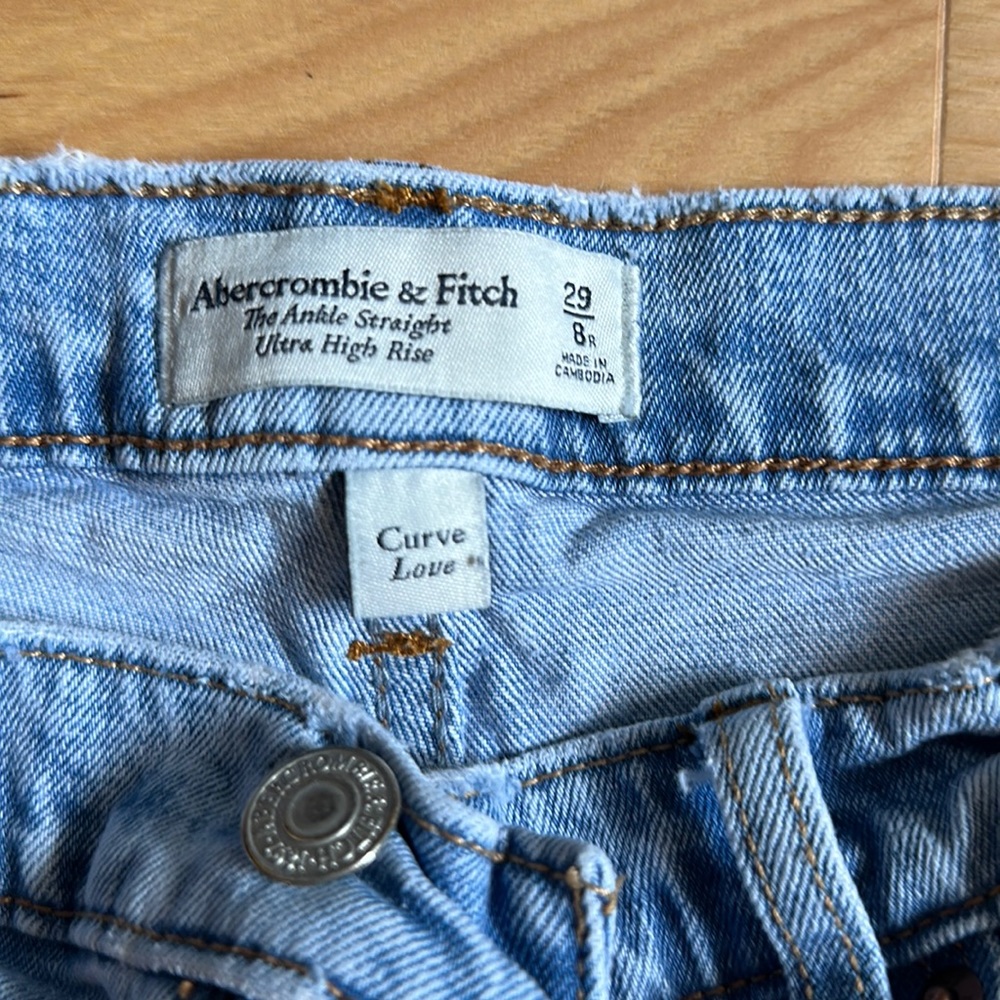 Abercrombie Curve Love Ankle Straight Jeans